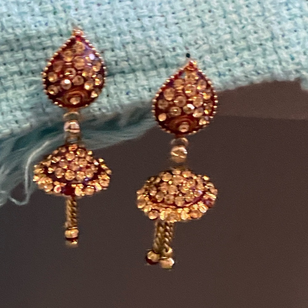 Art Class Elegant Red and Gold Drop Earrings - Picture 2 of 3